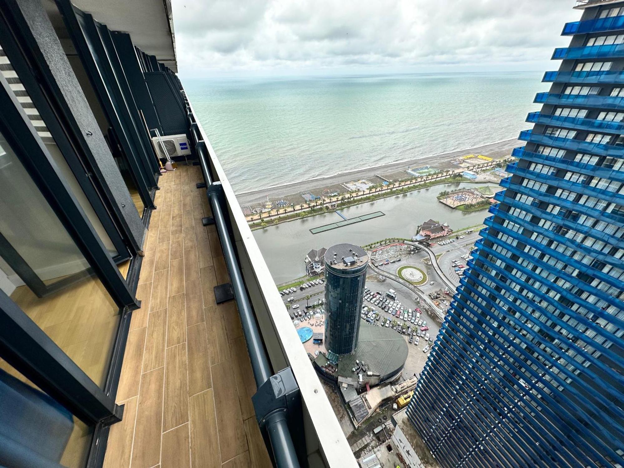 Batum Apart Apartment Екстериор снимка